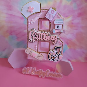 Enfermera carta 3d / enfermera presente / carta 3d / regalo de graduación / gorro de graduación / carta 3d grande