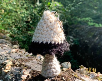 Inkcap Pilz Schlüsselanhänger, Schwarz und Weiß häkeln Pilz