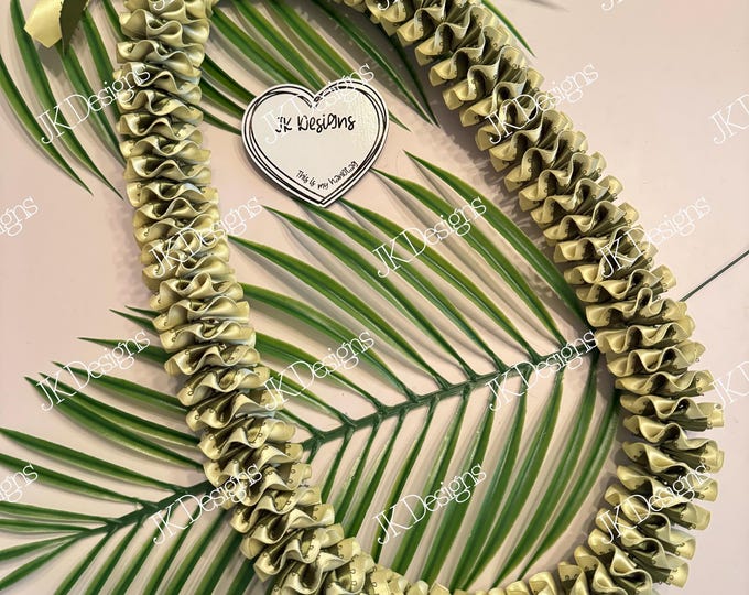 Light Yellow and Moss ribbon lei