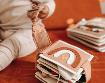 Quiet Book Mini, Baby Spielzeug 6-12 Monate, Stoff Stille Aktivität beschäftigt Buch, Boho Regenbogen Babyparty, neutrales Baby Geschenke Kinderkrama
