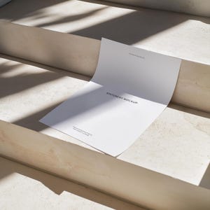 Briefpapierkaartmodel, papieren A4-kaart brandingmodel, printmodel, witte kaartmodel, wenskaartmodel, uitnodigingsmodel PSD