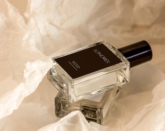 Duo-model glazen cosmetische fles, mockup flesetiketbranding, productmodel, mockup huidverzorgingsfles, mockup cosmetische verpakking PSD