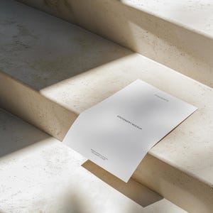 Briefpapierkaartmodel, papieren A4-kaart brandingmodel, printmodel, witte kaartmodel, wenskaartmodel, uitnodigingsmodel PSD