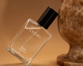 Mockup-collectie cosmetische flessen: PSD-verpakking voor huidverzorging en parfum
