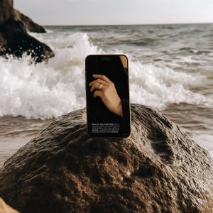 iPhone Screen Mockup, Social Media Branding Mockup, Apple Device Mockup, Modern iPhone Mockup, Aesthetic Beach Minimal iPhone Mockup