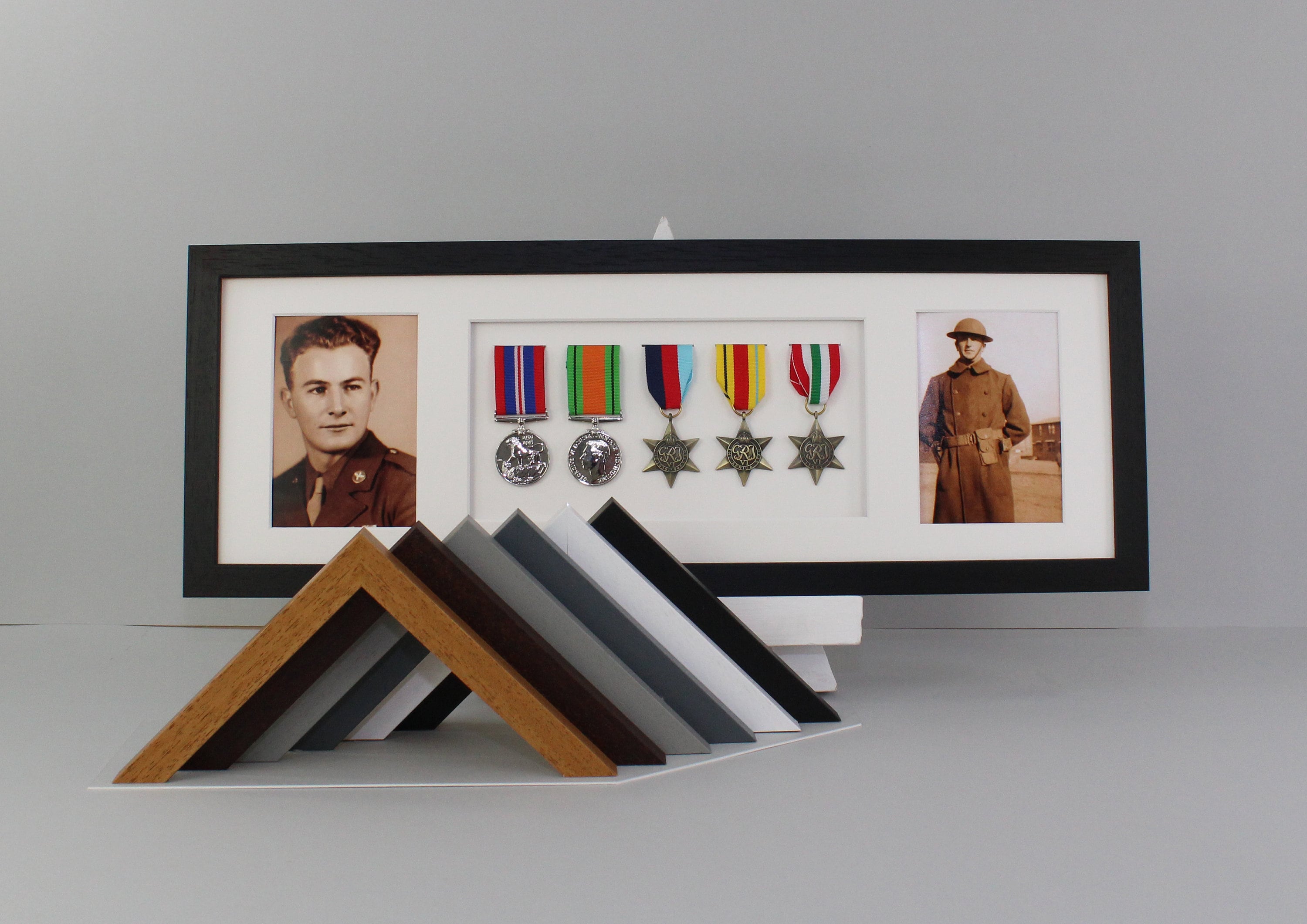 Cadre daffichage de médaille de guerre pour WW1 WW2 médaille militaire de  la guerre mondiale, choix de 6 cadres avec monture noire pour 3 médailles  dans un cadre. -  France