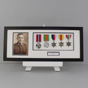 Personalised Military Medal display Frame for Five Medals and one 6x4&quot; Photograph. 20x50cm. Service Medals | War Medals | WW1 | WW2