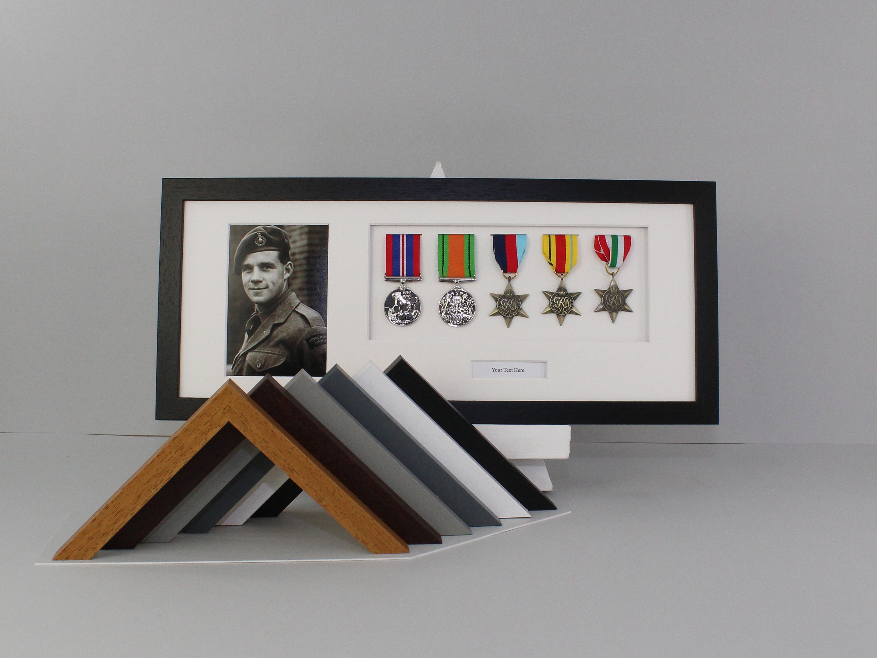 QLTY Cadre d'affichage pour médaille,Cadre Photo 3D Deep Box,boîte de  Rangement d'affichage de médaille,Meilleurs Cadeaux pour Afficher des  médailles de Guerre/Militaires/Sportives : : Autres