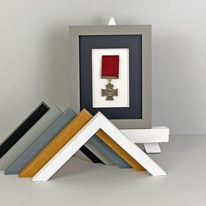 Military and Service Medal display Frame for 1 Medal. 8x6&quot; Handmade in the UK. War Medals. WW1. WW2. Service Medals. Wall Hanging.