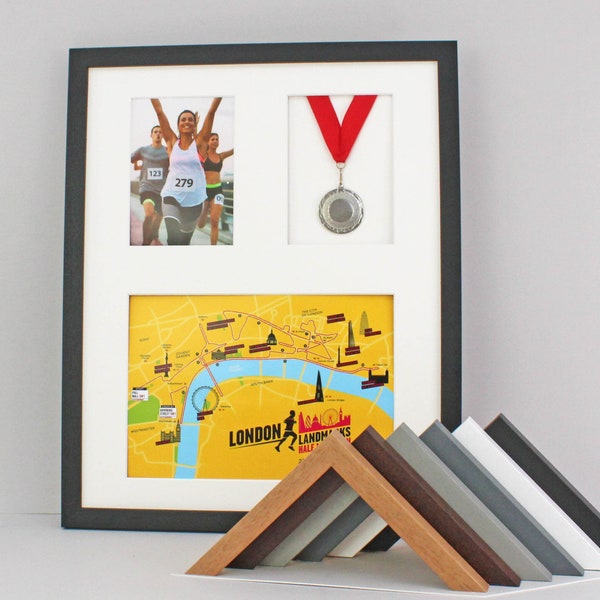 Cadre de présentation de médailles avec ouvertures pour carte/certificat A4 et photo 5 x 7". 40 x 50 cm. Cadeau parfait pour les coureurs, les nageurs, les cyclistes et les athlètes.