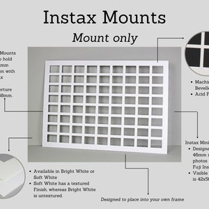 Puede incluir: Monturas de fotos blancas para fotos Instax Square y Mini. Las monturas est&aacute;n dise&ntilde;adas para sujetar fotos de 62 mm x 62 mm y fotos de 46 mm x 62 mm. Las monturas est&aacute;n cortadas a m&aacute;quina, biseladas y libres de &aacute;cido. Las monturas est&aacute;n disponibles en blanco brillante o blanco suave. El blanco suave tiene un acabado texturizado, mientras que el blanco brillante es liso.