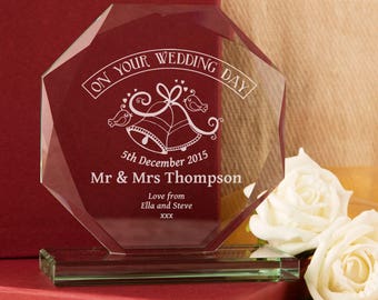 Personalizzato Mr & Mrs Glass Skye Facet - Matrimonio Giorno Regalo, Il vostro giorno di nozze, regalo per Mr and Mrs, Unico regalo di nozze di vetro, Happy Couple.