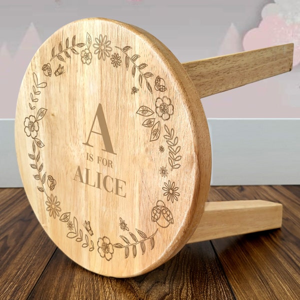 Tabouret en bois pour enfants | Tabouret en bois gravé de l'alphabet pour fille | Cadeau 1er anniversaire | Fille | Petite-fille | Nièce | Filleule