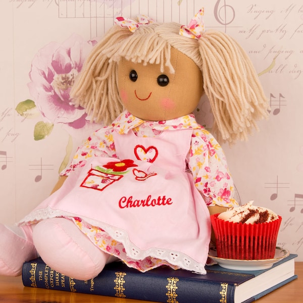 Personalisierte Stoffpuppe | Personalisierte Geschenke für Mädchen | Stoffpuppe Spielzeug | Personalisiertes Kindergeschenk | Handarbeit | CE-geprüft | Individuell bestickt