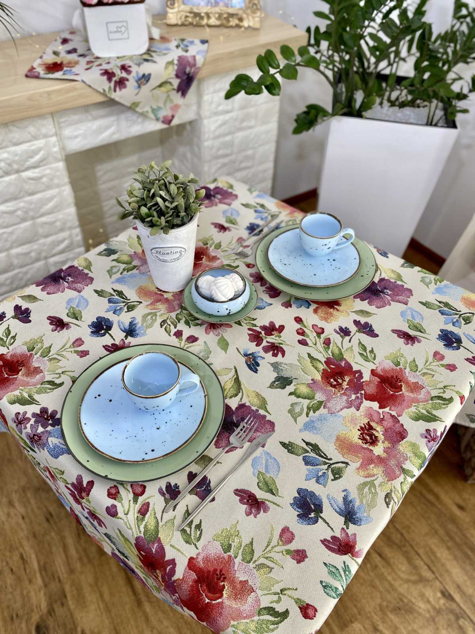 Tablecloth Tapestry Fabric Floral Pictorial on a Milkywhite Etsy