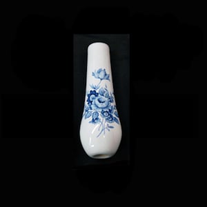 White Ceramic Bathroom Toilet / Shower / Light Pull Saxony Rose Design