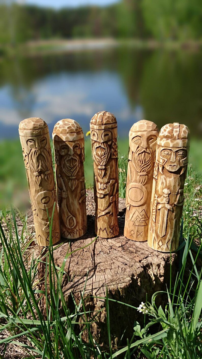Kleine Figuren Aus Holz Der Nordischen Götter Odin Thor Etsy