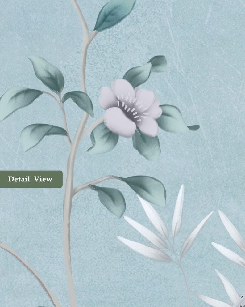 Puede incluir: Un papel pintado azul claro con una ilustraci&oacute;n bot&aacute;nica de una rama florida con flores blancas suaves y hojas de color verde apagado. El dise&ntilde;o incluye un fondo texturizado y una peque&ntilde;a etiqueta rectangular verde con el texto Detail View.