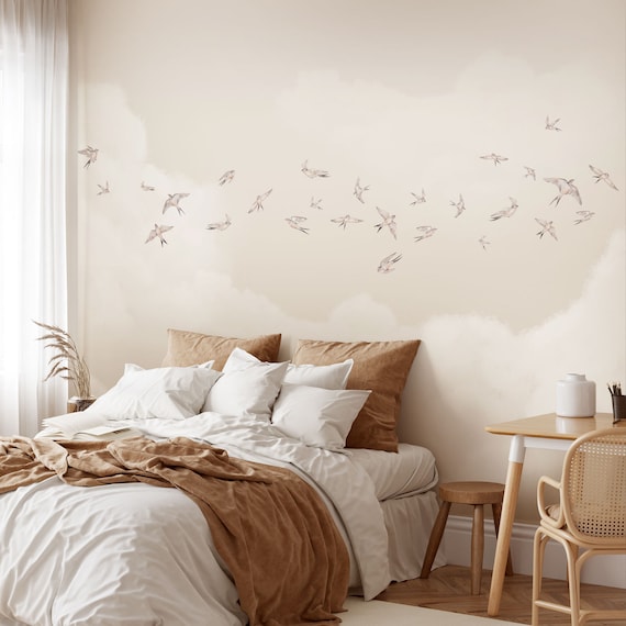 Neutrales Wolken Wandbild mit Schwalben, Skandinavisches Beige Kinderzimmer oder Schlafzimmer Dekor, 7-145-1