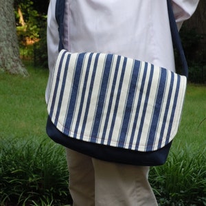 Denim crossbody purse, Messenger bag, Cell phone bag, Shoulder bag, Blue purse