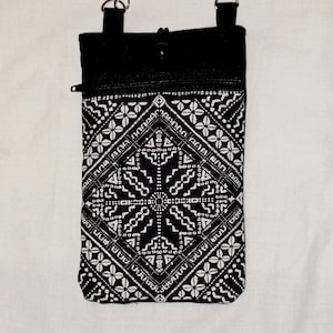 Crossbody cell phone bag, Iphone pouch, Smartphone holder, Cell phone shoulder bag, Cell phone purse, Cell phone crossbody