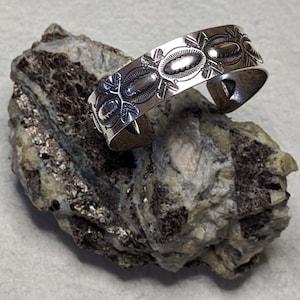 Vintage Navajo Stamped Reposse Fred Harvey Era Bangle Bracelet Sterling, Vintage Jewelry