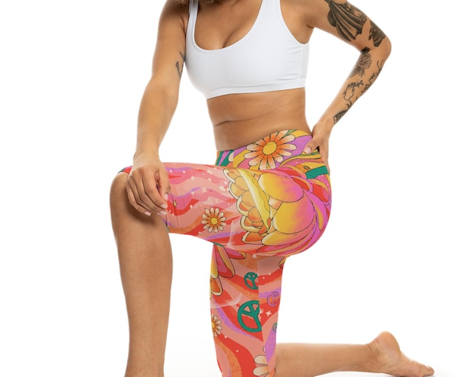 Retro Floral Leggings, Women's Capris, 60's Inspired Yoga Pants, Colorful Activewear, Flower Print Tights, Trendy Workout Bottoms