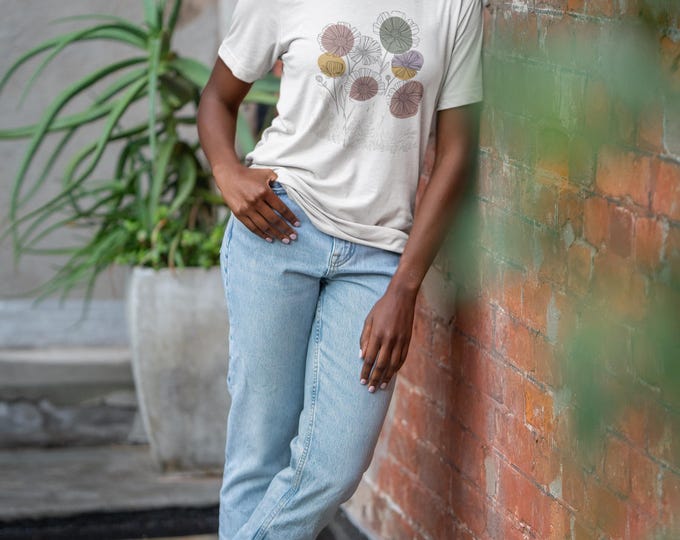Vintage Floral Line Art Tee | Nature Lover Shirt, Unisex Jersey T-Shirt, Retro Flower Graphic Top, Botanical Print Short Sleeve, Garden