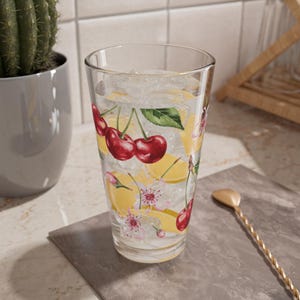 Cherry Blossom Mixing Glass, 16oz - Perfect for Cocktails, Smoothies, Parties, Farmhouse Decor, Kitchen Gift