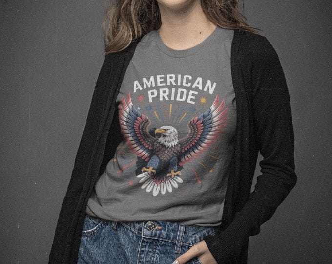 Celebrate Your USA Pride with this Unisex Patriotic Tee - American Eagle Design