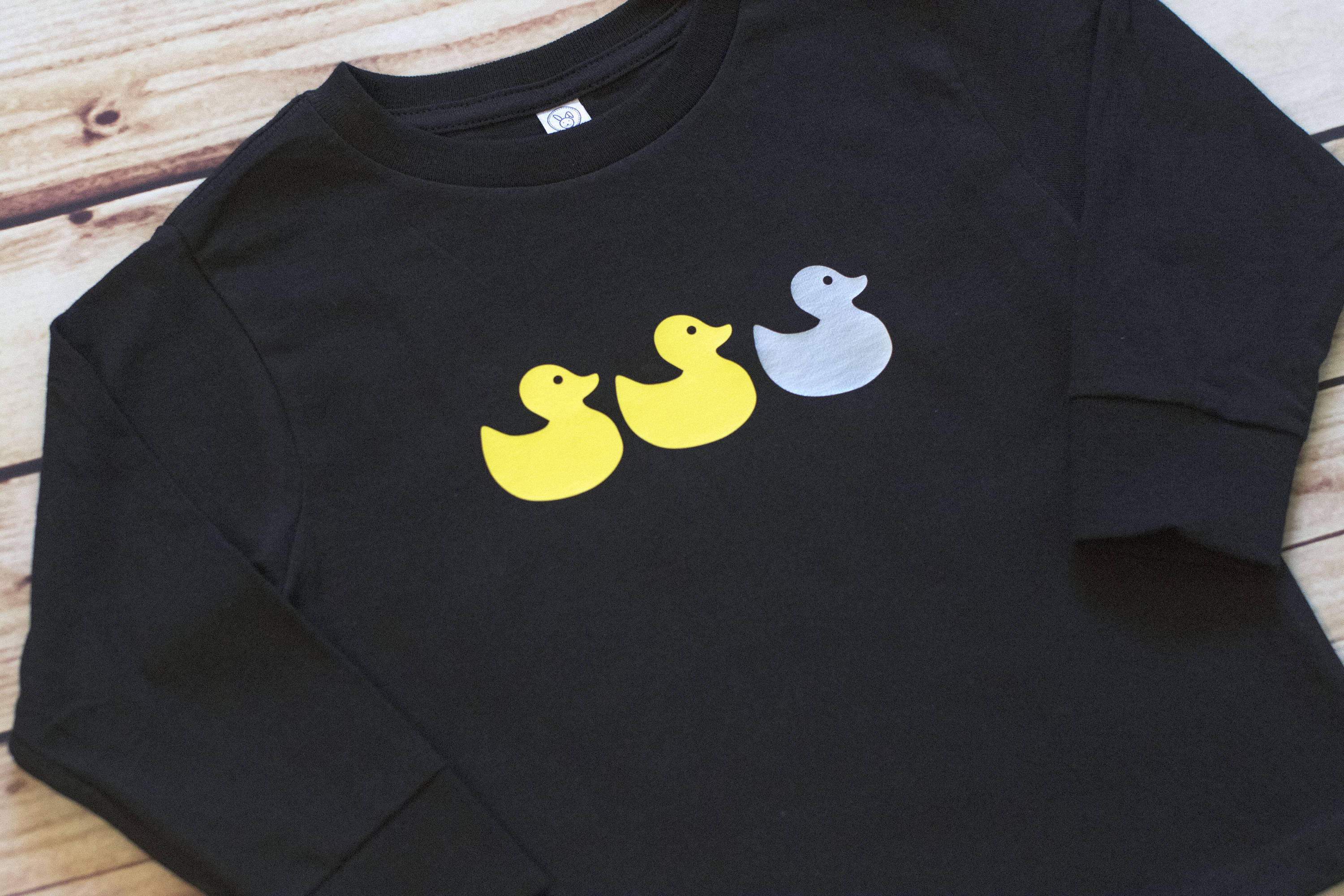 b duck shirt