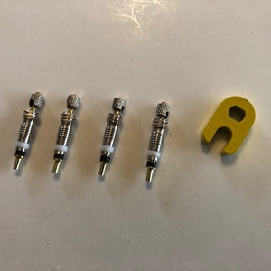 4 RaceReady ...Presta Valve Cores + 1 Yellow Presta Valve Core Remover..Bicycle...MTB