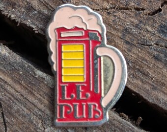 Vintage French "Le Pub" Enamel Pin – Beer Mug Badge Beer Badge Logo Lapel Alcohol Advertising Drinks Beer Lover Gift Bartender Can Hat Pin