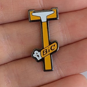 Vintage Französisch Bic Rasierer Pin Abzeichen Logo Anstecknadel Emblem Mini Rasierer Rasierklinge