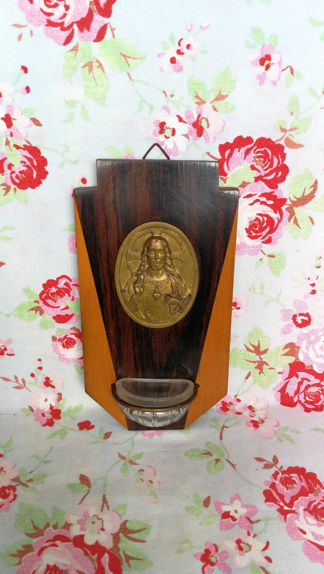 Vintage Français Bénitier avec Jésus et Sacré Coeur en Laiton Plaque Catholique Icônes Souvenirs Des