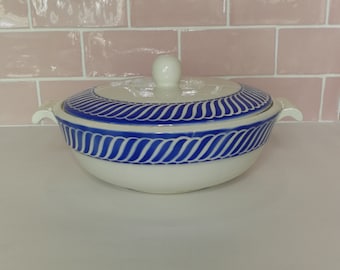 Sopera de cerámica con tapa estilo art déco de loza azul de Digoin Sarreguemines "Jacquot" fabricada en Francia
