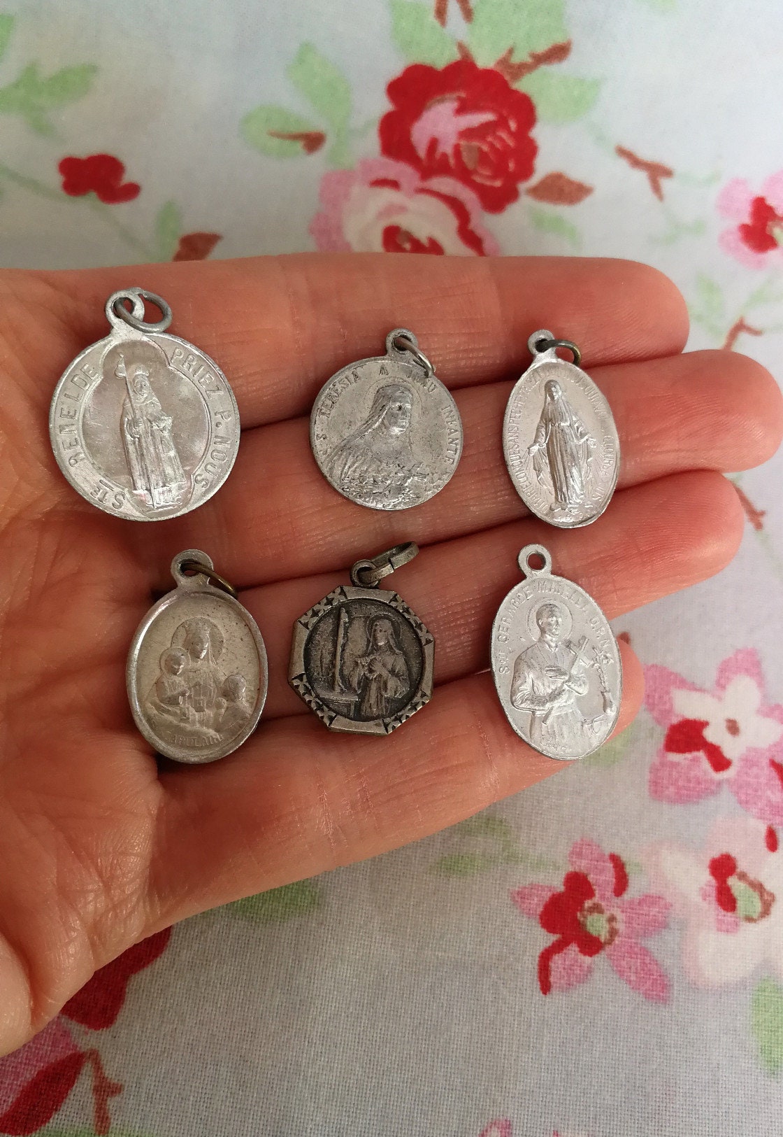 Lot de 6 Antique Français Religieux Médailles Pendentifs Vierge Marie Lady Lourdes Double Face Catho