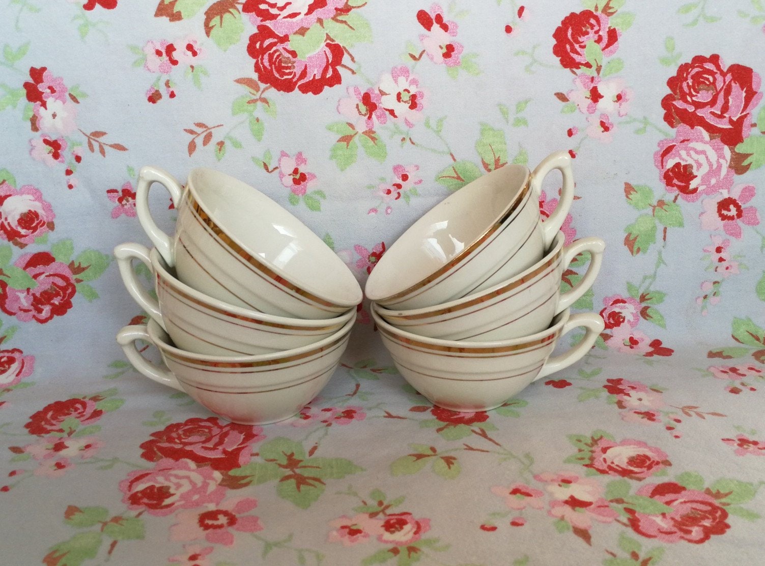 6 Vintage Français Tea/Coffee Cups Set Made in France Pattern Art Déco Gold Rim Ornament | Like Digo