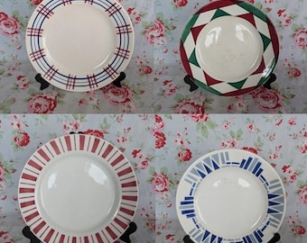 4 Mismatched Digoin Sarreguemines Poitou Irène Badonviller Moulin des Loups Simonette Dessert Teller Vintage Französische Schablone Mixed Designs