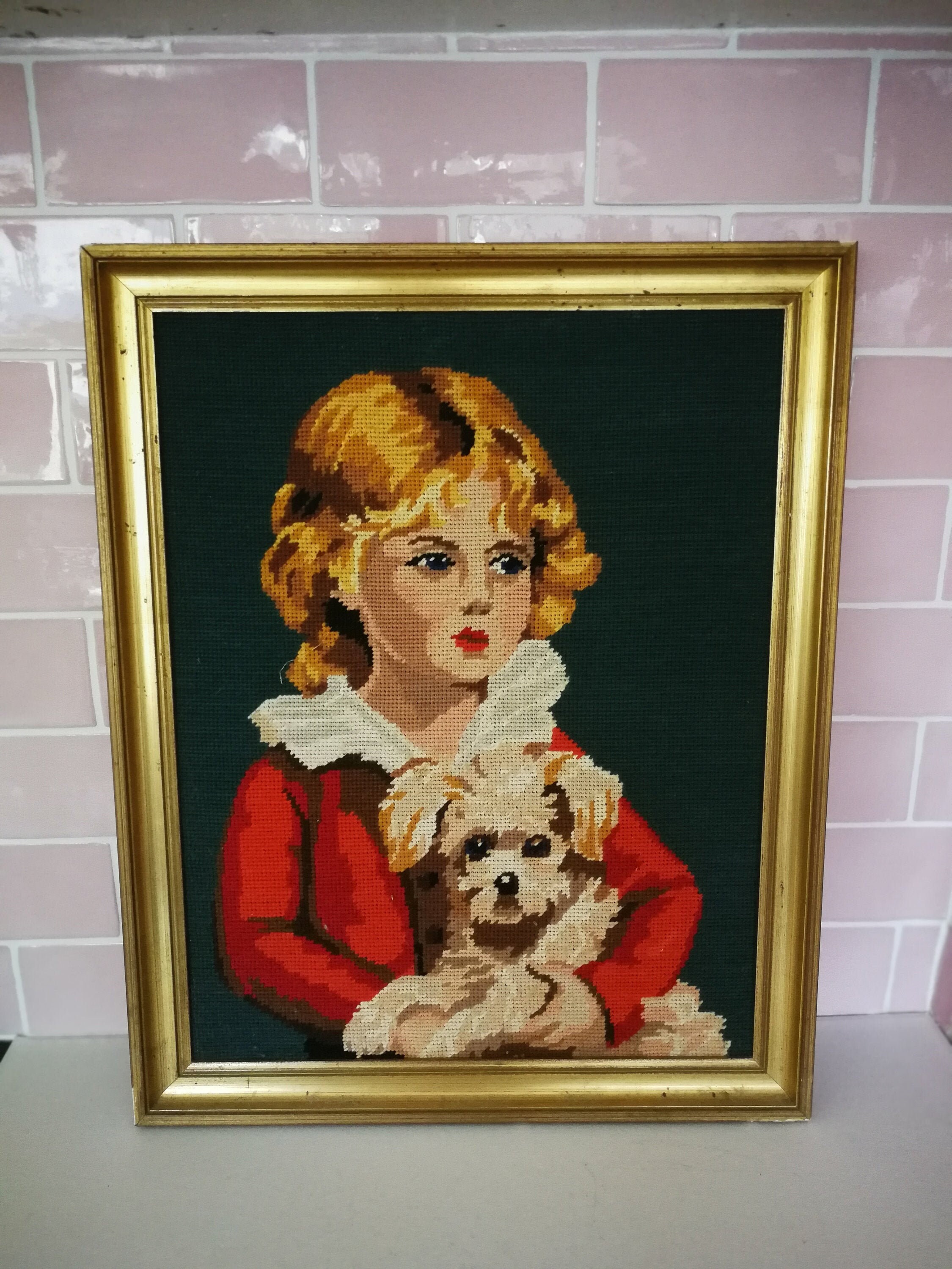 Vintage Français Petite Fille + Chiot Encadré Point de Croix Toile Needlepoint Nursery Décor Rétro K