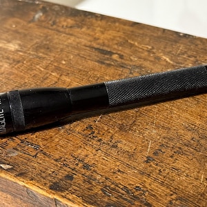 Linterna Mini Mag-Lite Compacta ML2-BRK con LED ultrabrillante