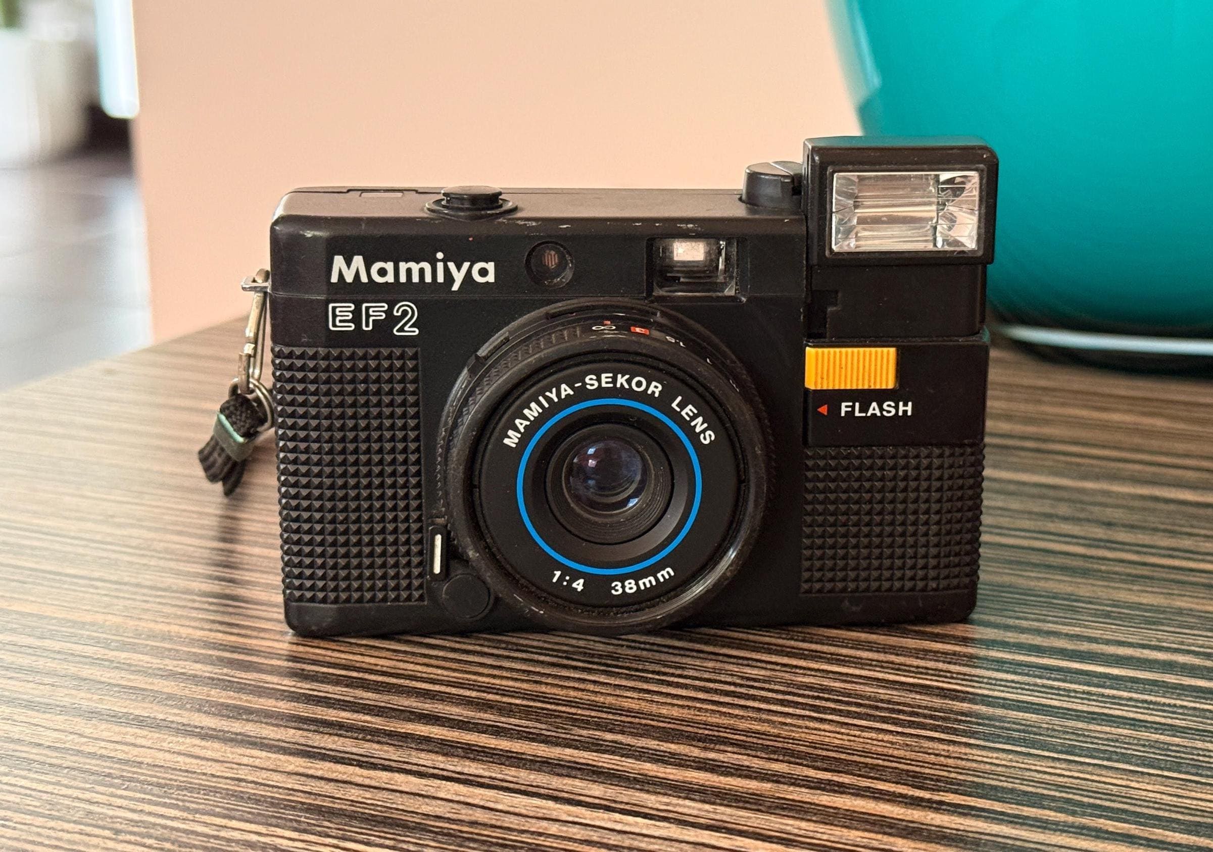 マミヤ　正方形　フィルムカメラ　レンズ付き Mamiya（マミヤ）のフィルムカメラ代表機種まとめ 中判の雄の魅力とは