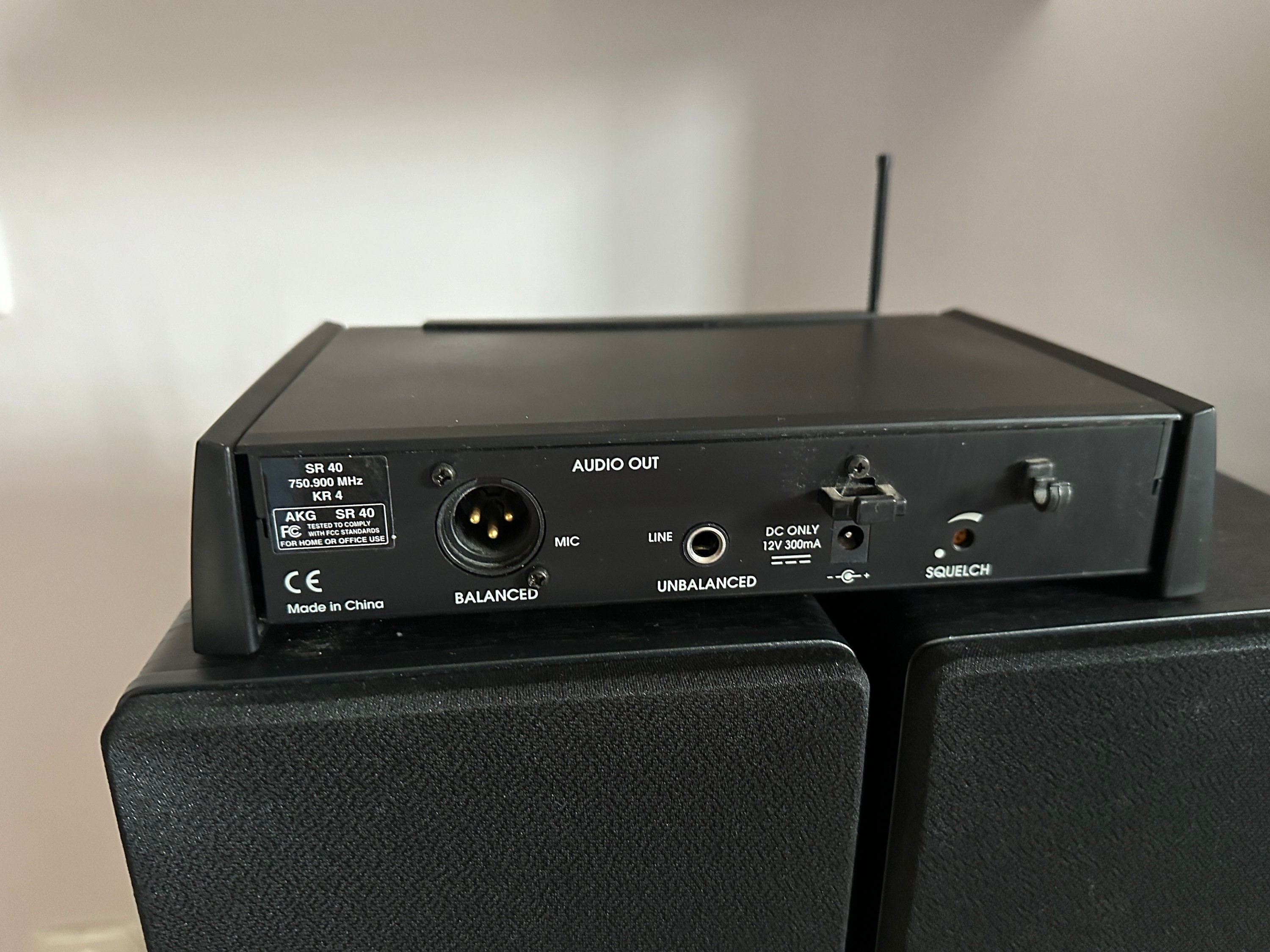 AKG UHF Wireless Microphone Receiver SR40 Stationary High