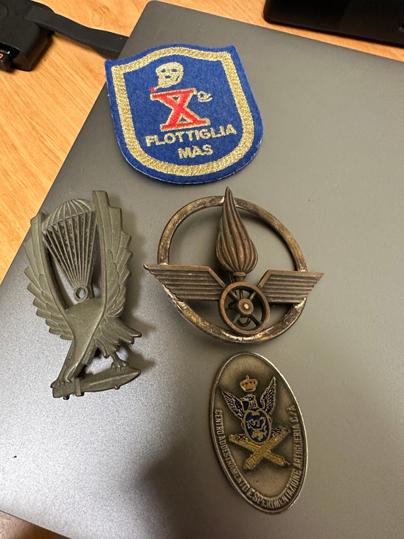 Vintage military pins badges italian army flotigli