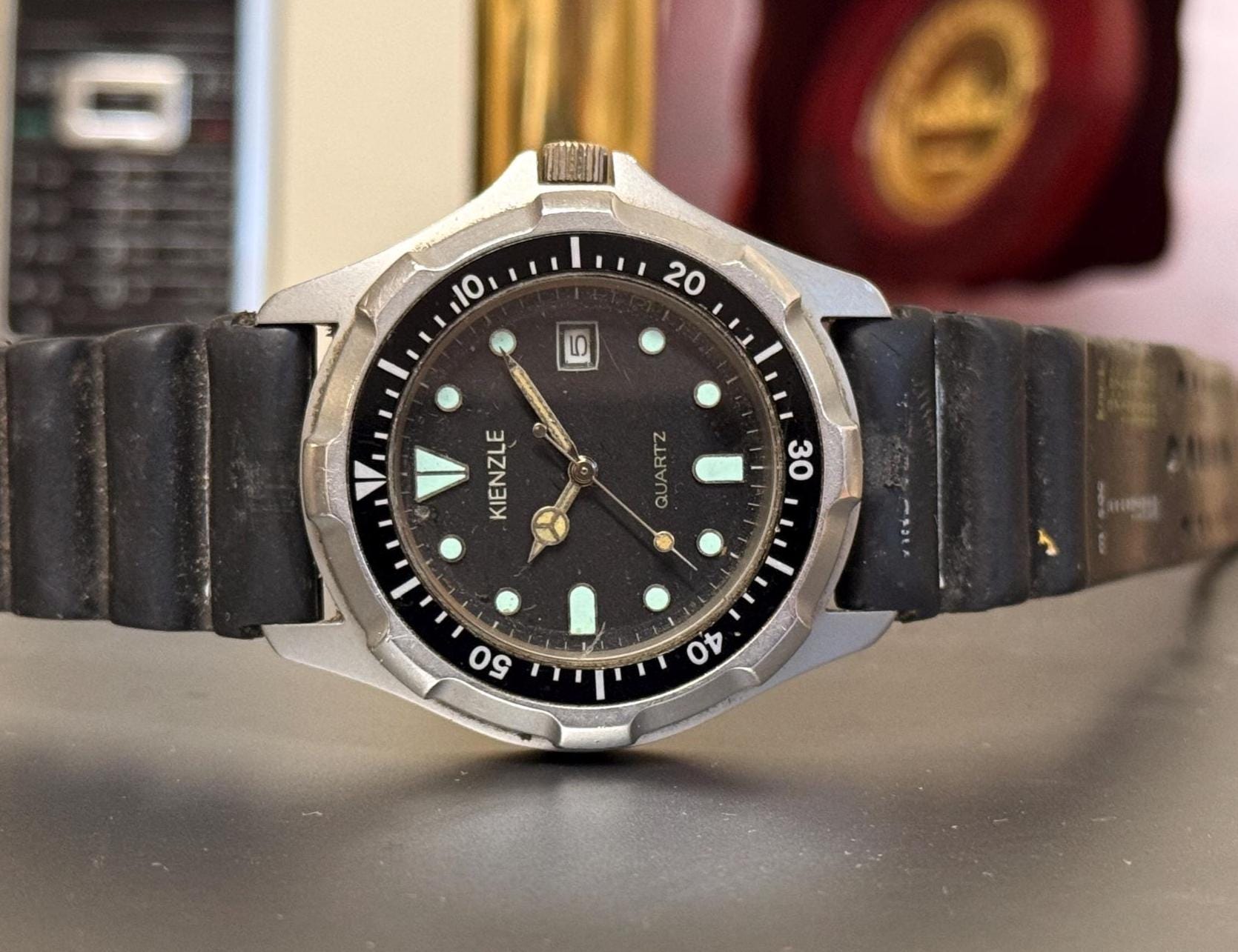 Orologio subacqueo vintage Kienzle al quarzo da 42 mm, modello