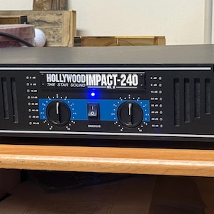 Hollywood impact 240 noir, 2 x 120 watts. Amplificateur à semi-conducteurs de 19 pouces contrôlable, séparé par canaux
