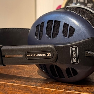 Sennheiser HD520II Headphones Over-Ear Studio Head