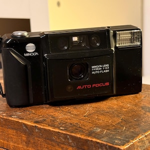 Minolta AF-E 35mm Film Camera Compact Auto Focus Point & Shoot Vintage Photography Camera