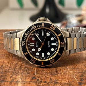 Vintage RS Quartz Skin Diver Watch 37mm Men’s Classic Swiss Dial Rare Waterproof Wristwatch