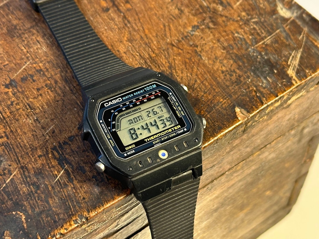 レア CASIO TS-2000 THERMOMETER デジタル腕時計